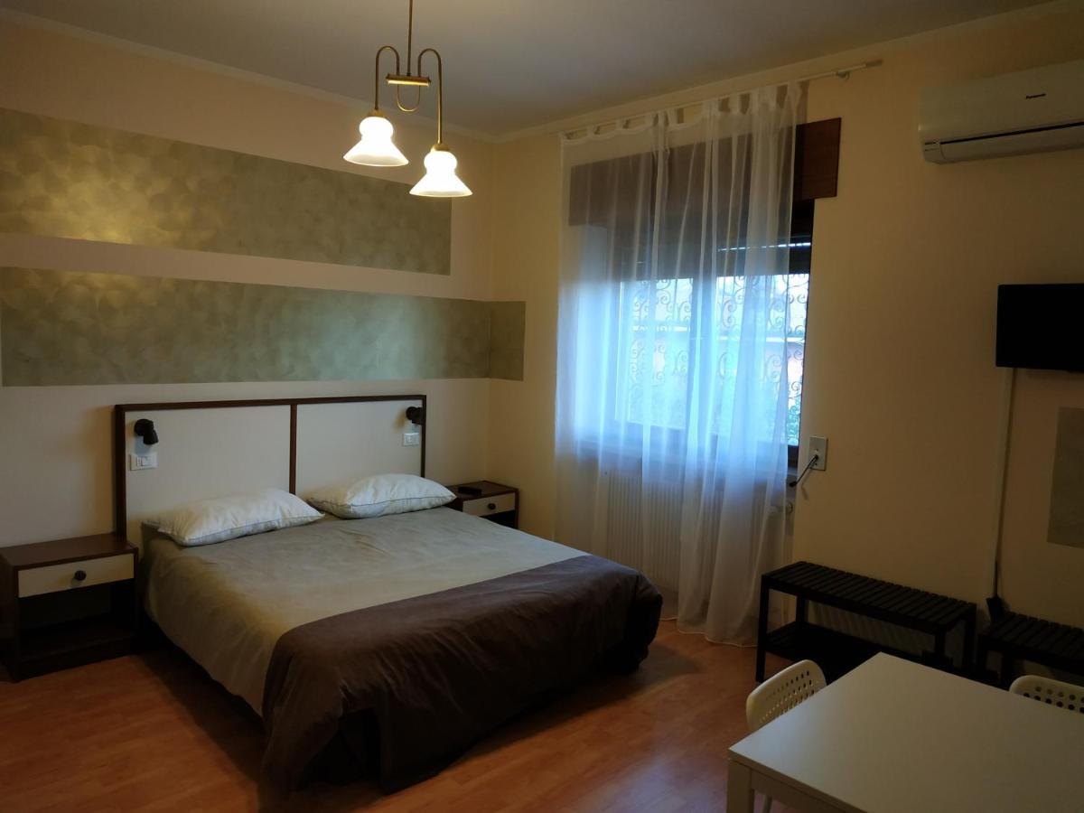 B&B Villa Filotea & Apartment 代森扎诺-德尔加达 外观 照片